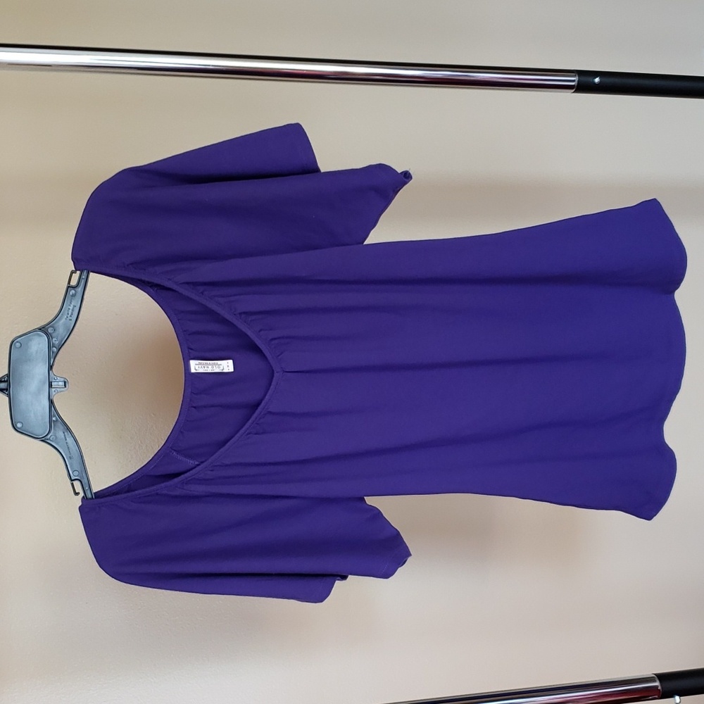 Old Navy t-shirt